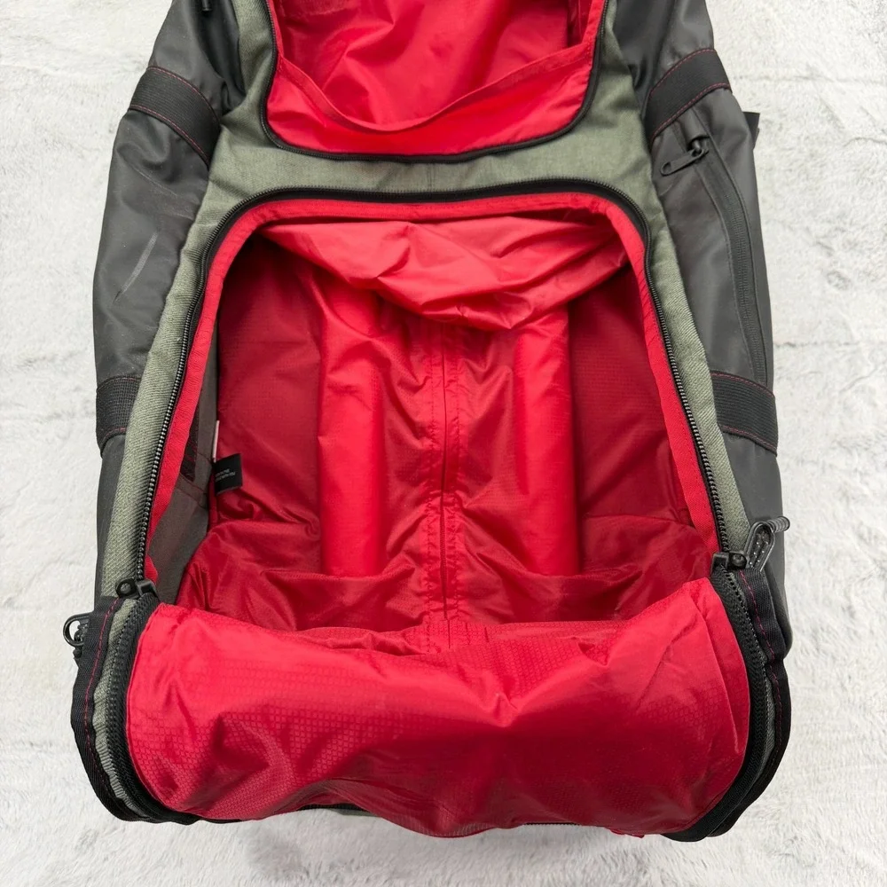 Timbuk2 Aviator Wheeled Backpack Carry On Luggage Skateboard Wheels 15 x 10 x 25